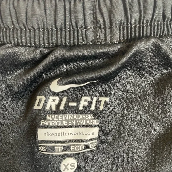 Nike dri-fit shorts - Picture 2 of 2